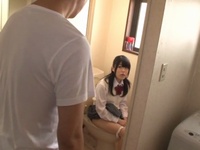 受験のために泊まりに来てる姪っ子JKのトイレをうっかり目撃→我慢できずに近親ハメ展開ｗ